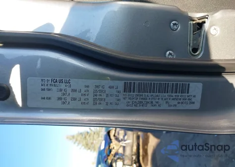 2018 Jeep Compass Altitude 4X4 z USA, uszkodzony, nr VIN 3C4NJDBB4JT304106